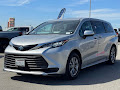 2022 Toyota Sienna LE